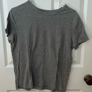 Grey Old Navy boyfriend tee.